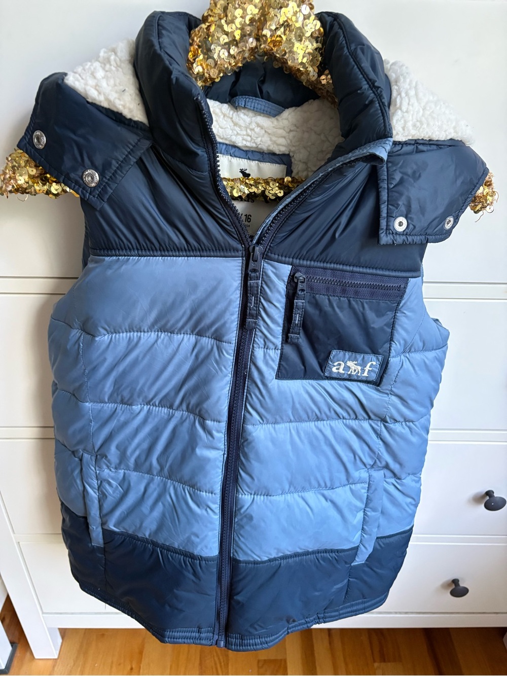 abercrombie kids Navy and Light Blue Puffer Vest with Sherpa Lining Youth 15/16